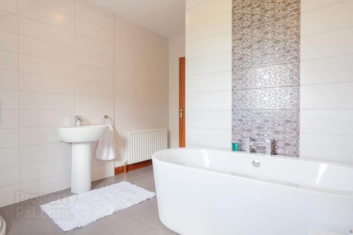 Old Oaks, 14b Moira Road 18 of 23