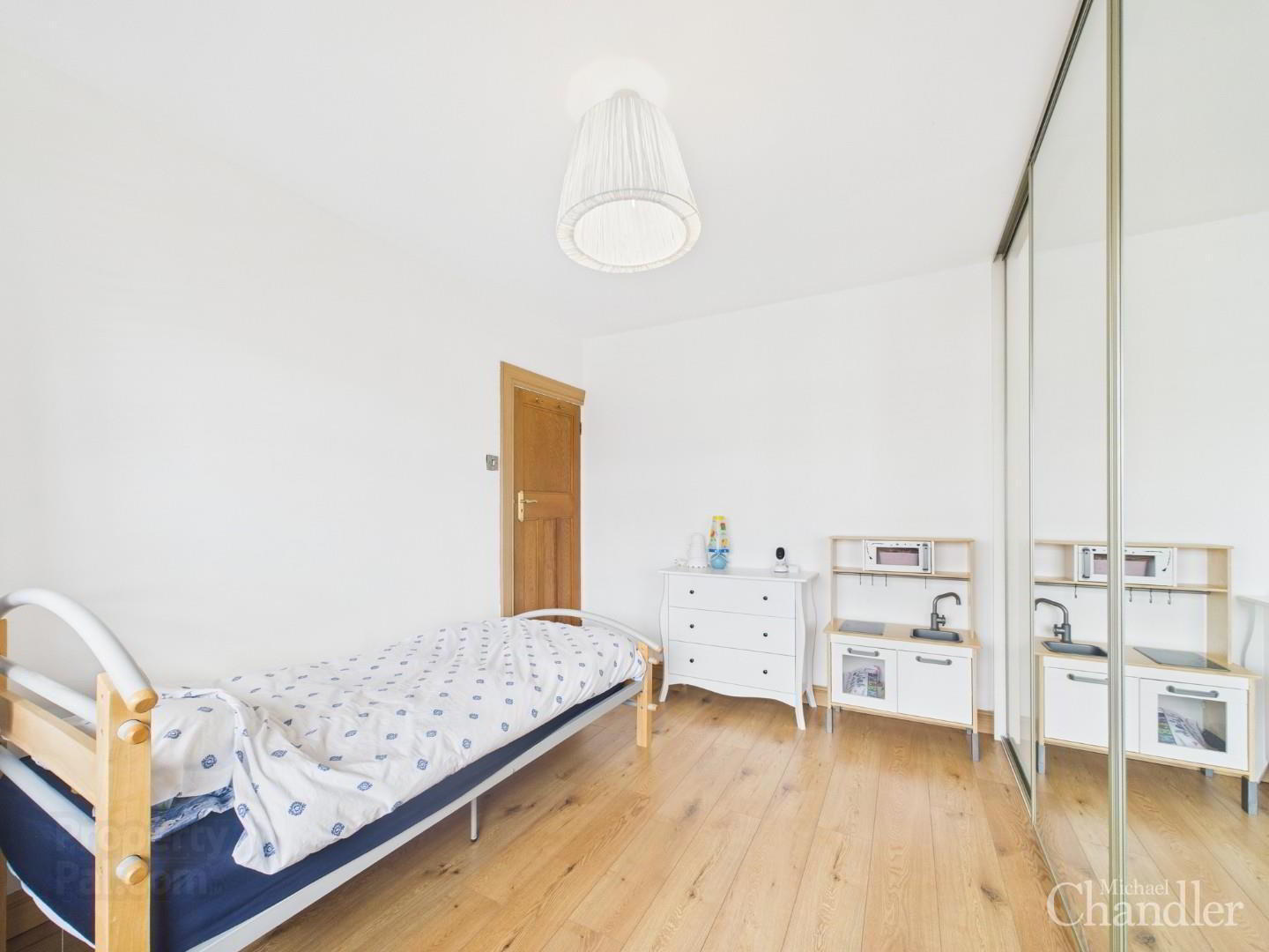 18 Knockbreda Drive 13 of 18