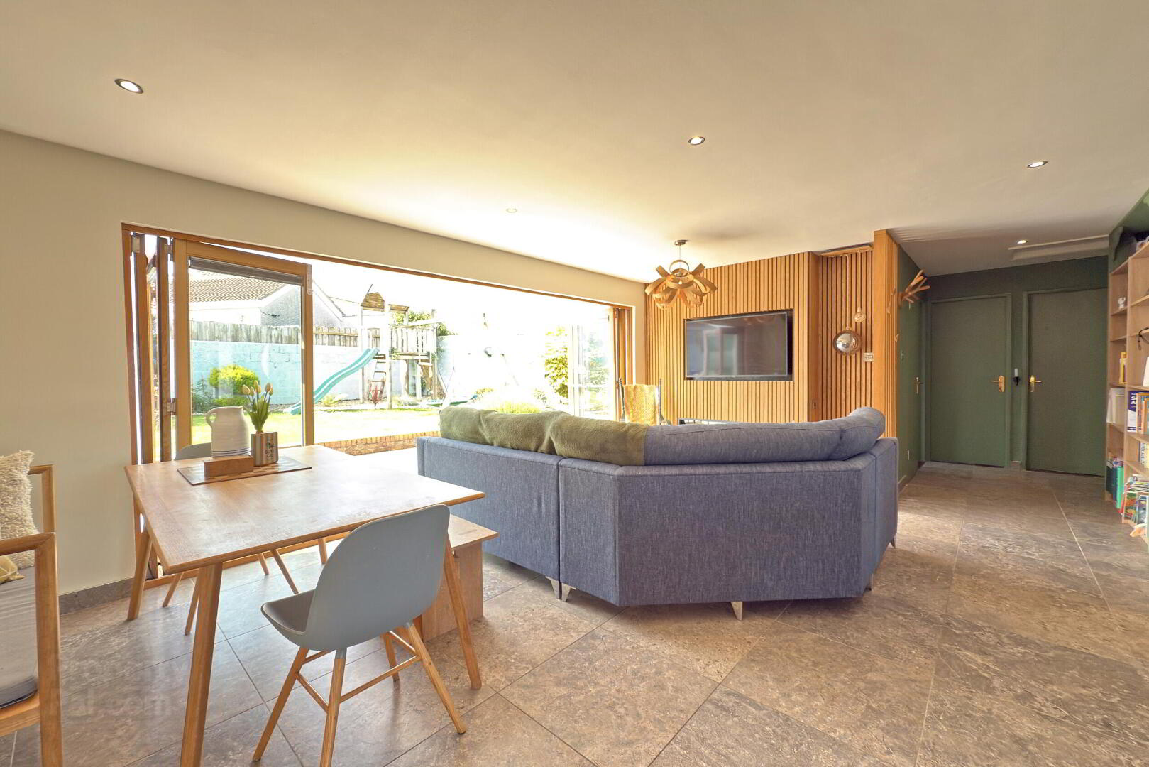 7 Dunsuivnish Avenue 6 of 18