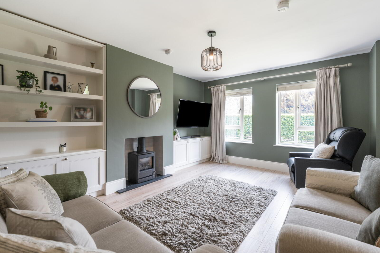 17 Dixon Avenue 7 of 33