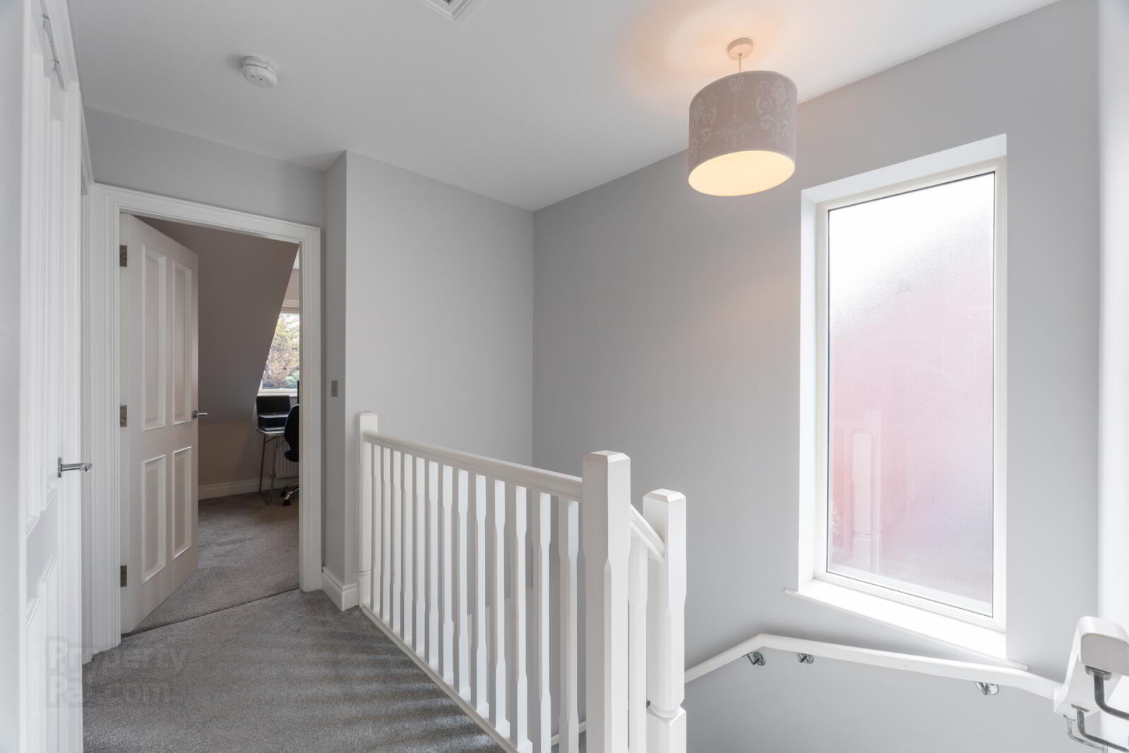 17 Dixon Avenue 14 of 33