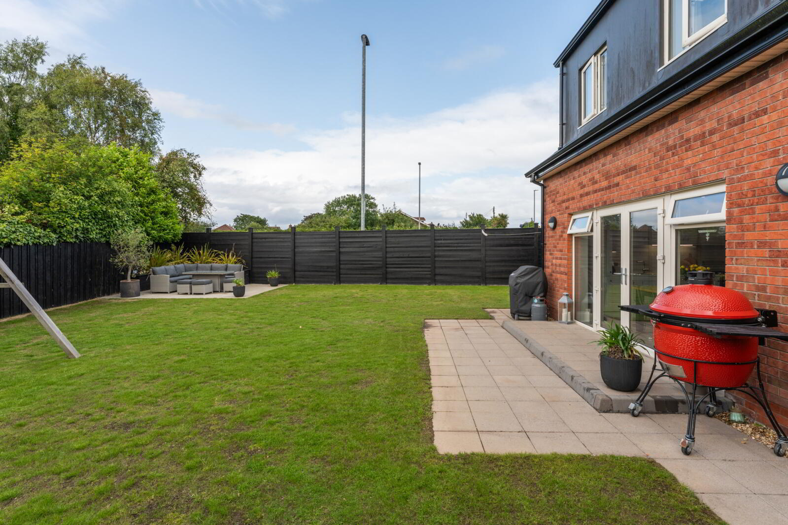 17 Dixon Avenue 30 of 33