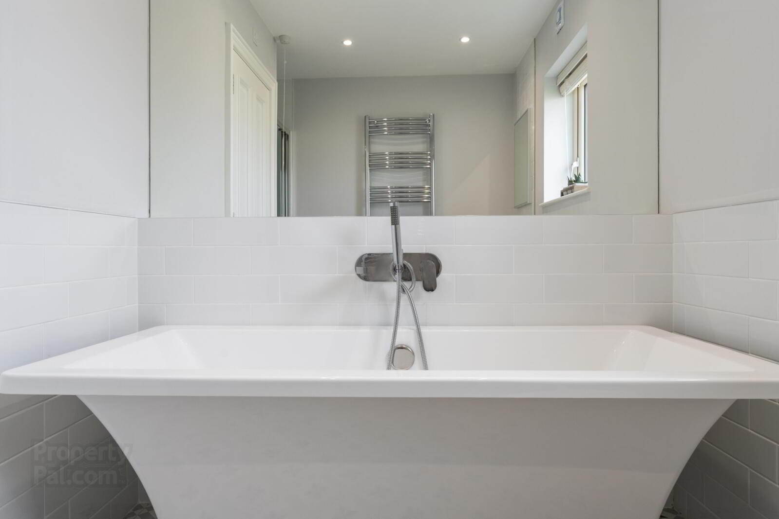 17 Dixon Avenue 22 of 33