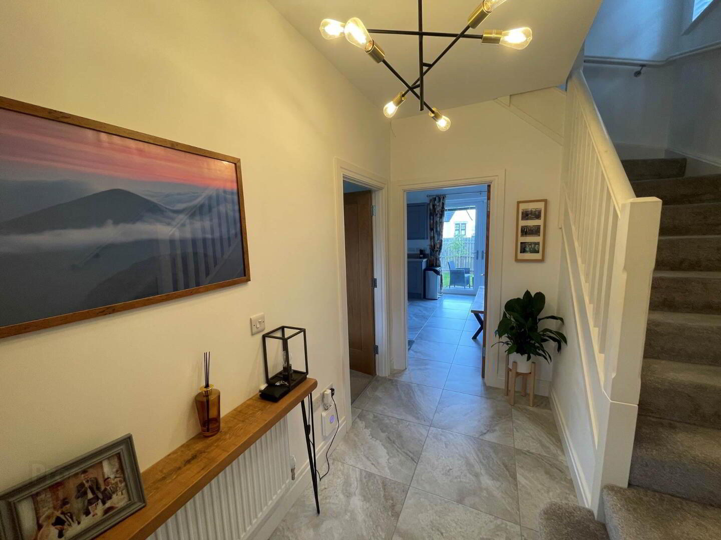 18 Castlegowan Drive 8 of 38