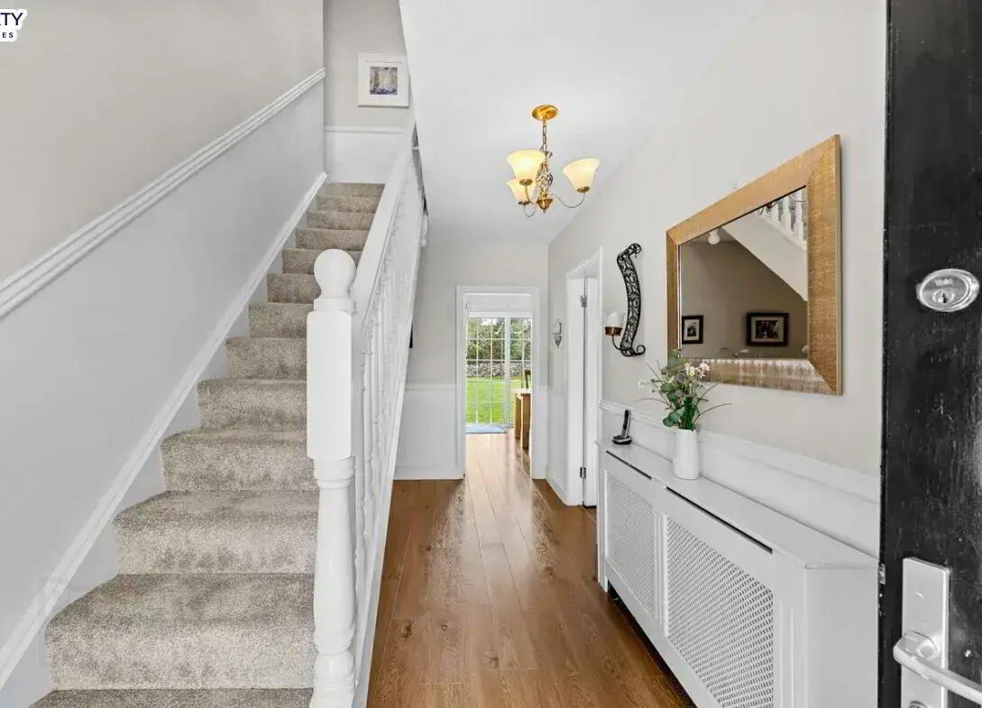6 Hawthorn Drive 4 of 29