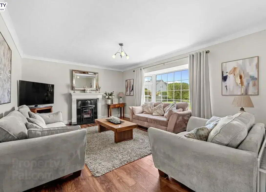6 Hawthorn Drive 5 of 29