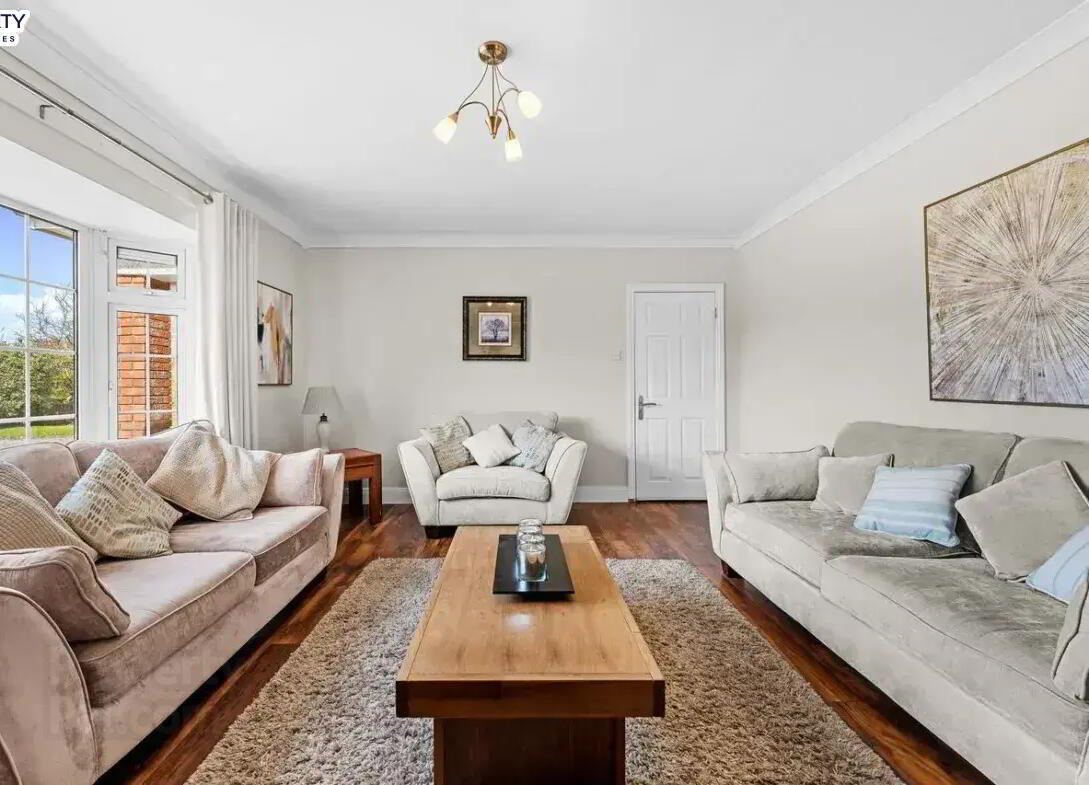6 Hawthorn Drive 7 of 29