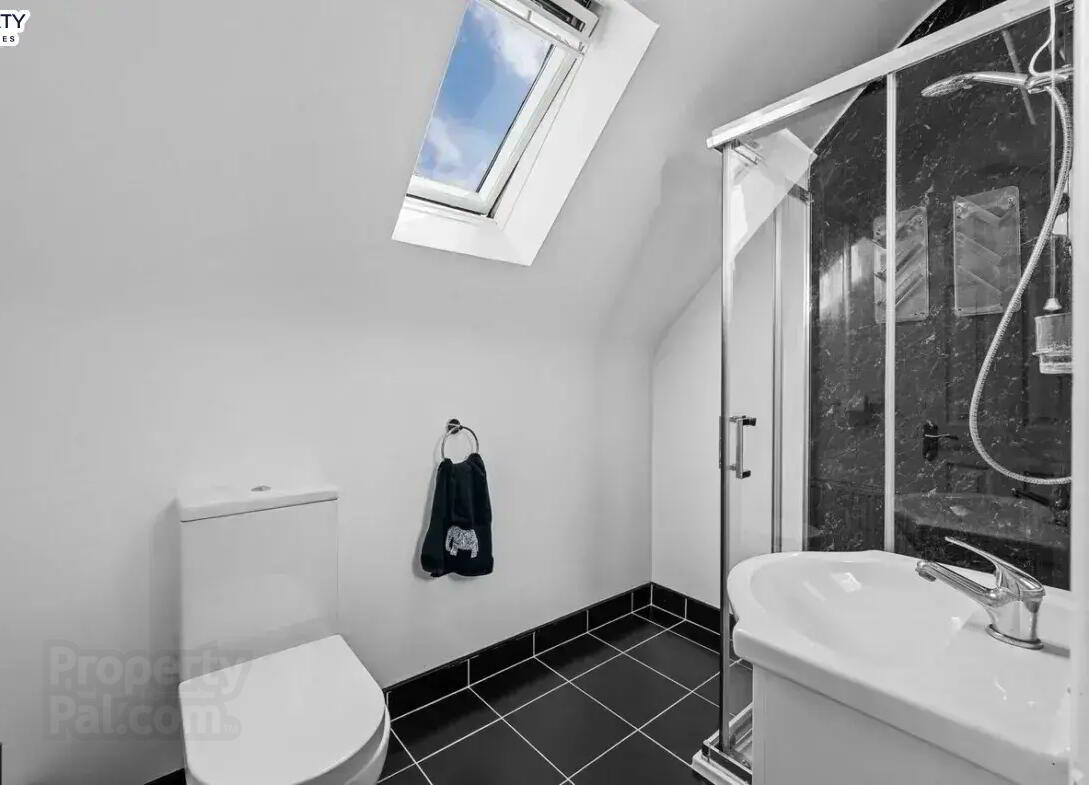 6 Hawthorn Drive 24 of 29