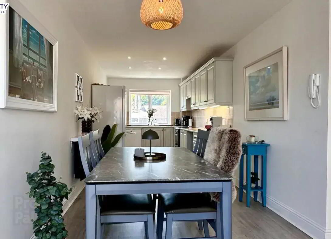 Apartment 8 Galley 15 of 19