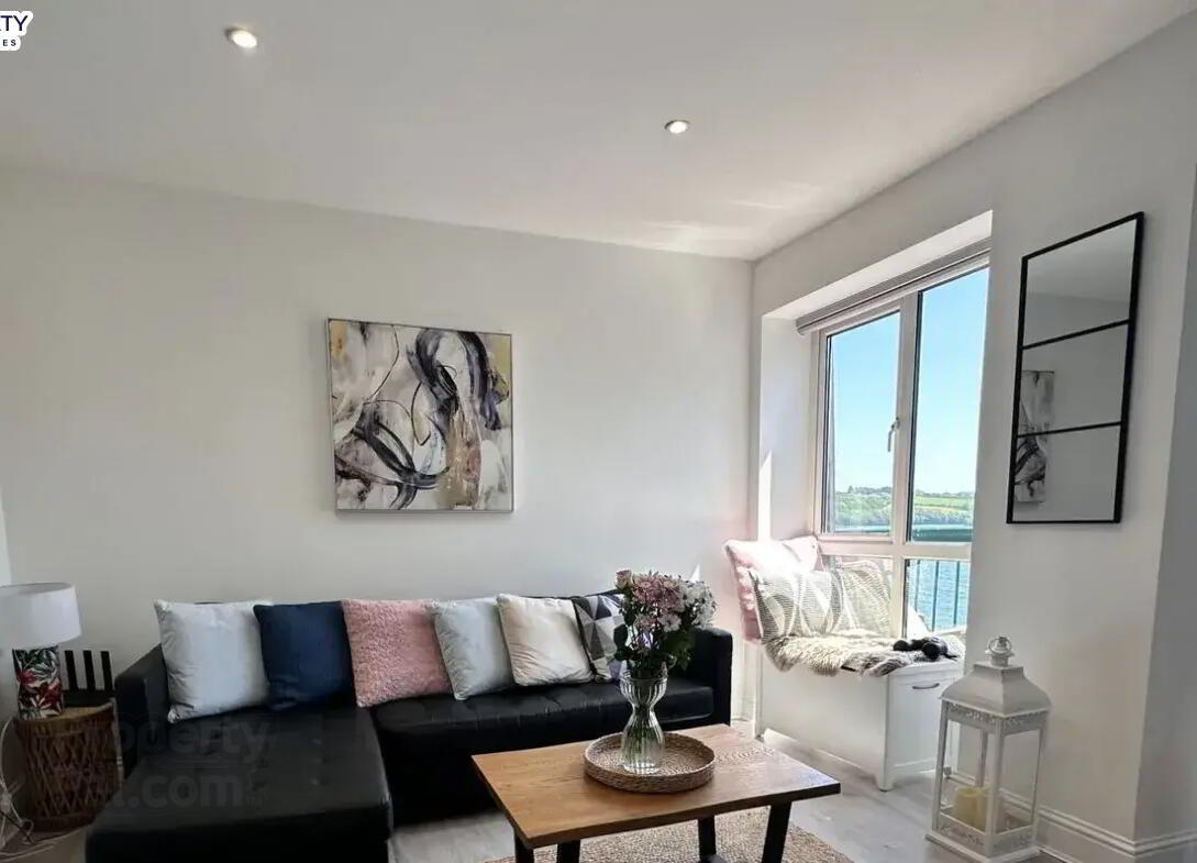 Apartment 8 Galley 14 of 19