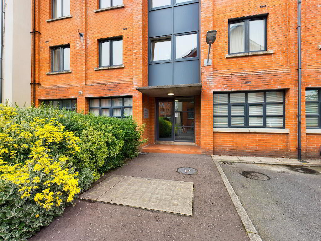 Apt 24, Annesley Building 1 of 7