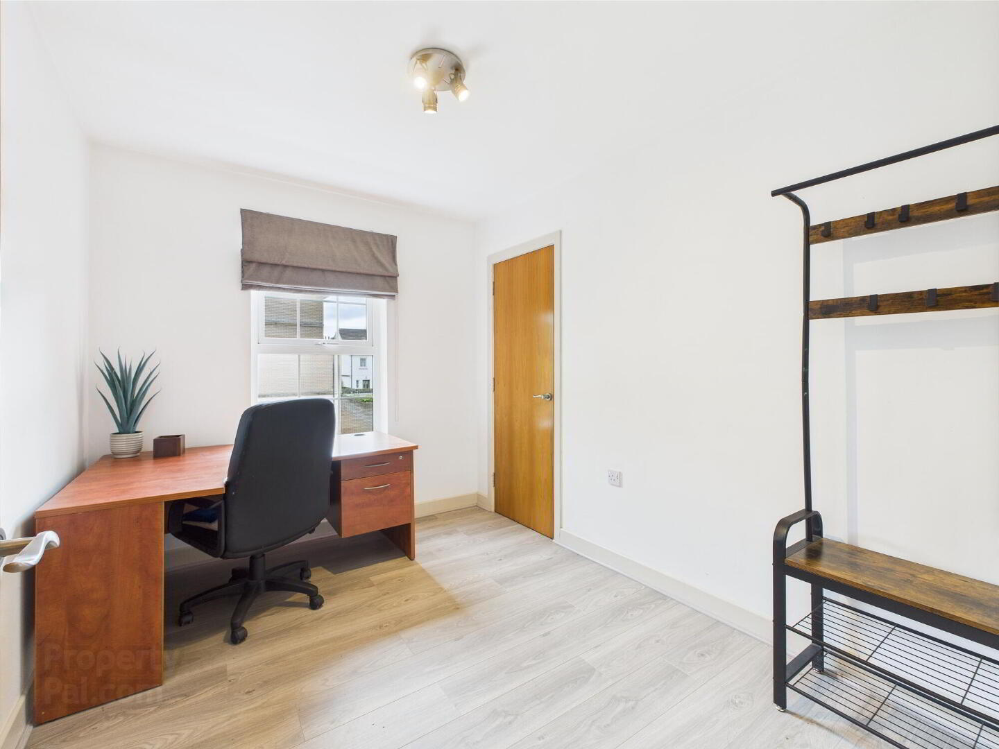 88b Leathem Square 6 of 15