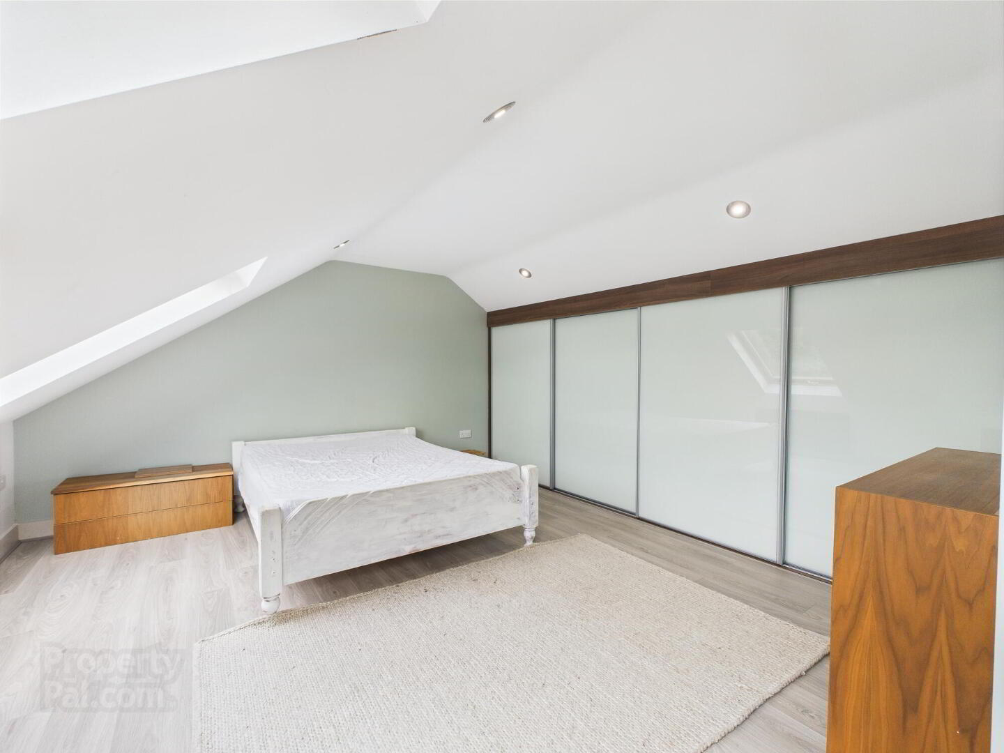 88b Leathem Square 13 of 15