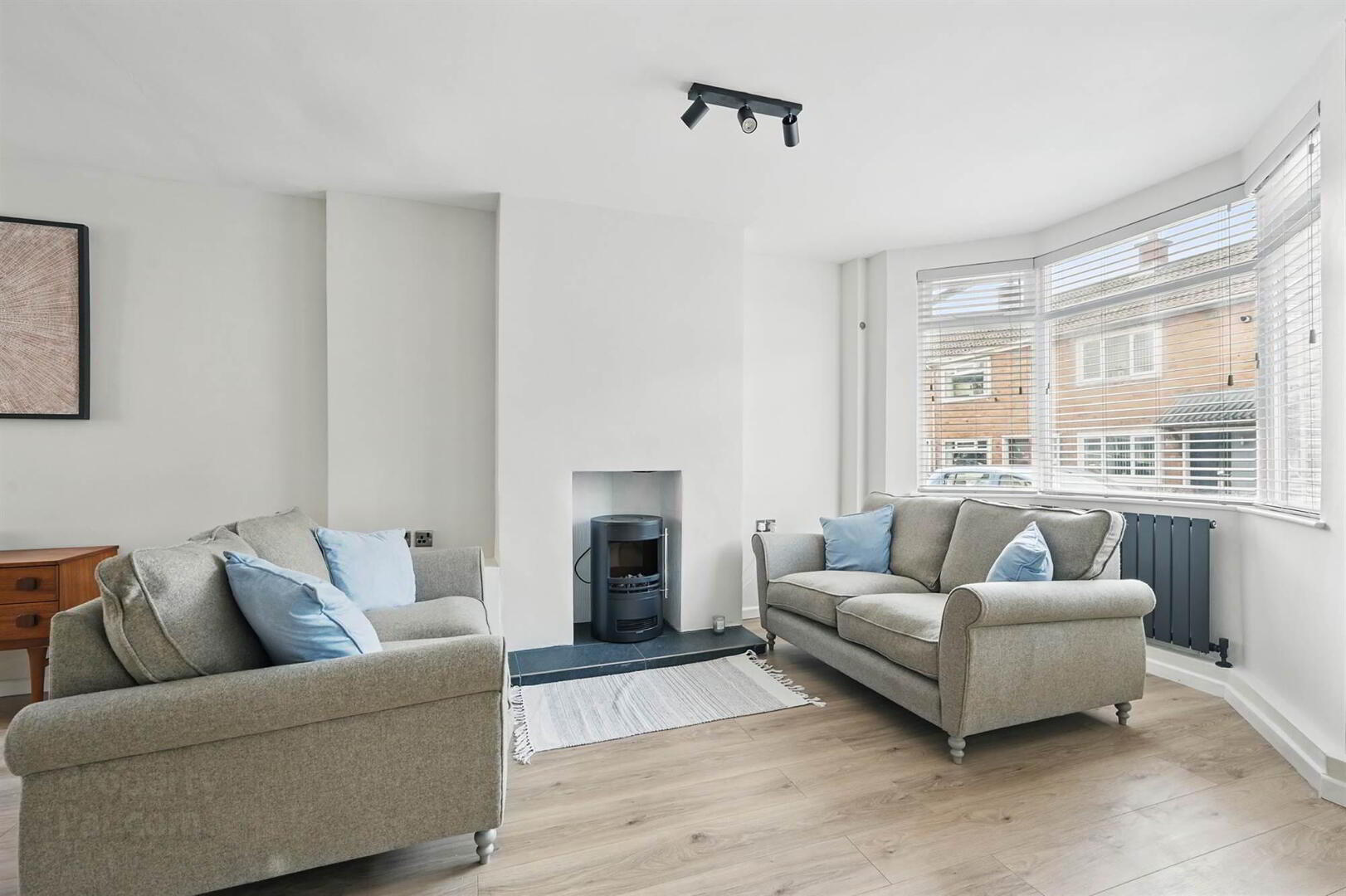 13 Hillfoot Street 4 of 15