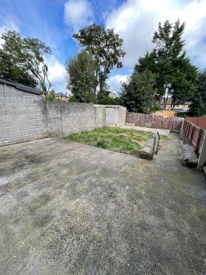 15 Highburn Crescent 12 of 12