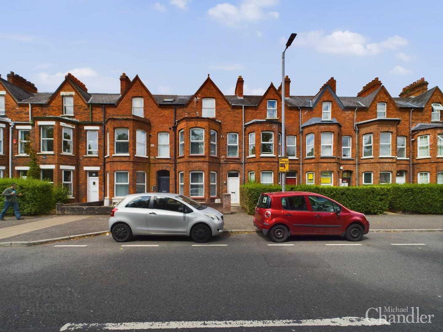 Apt 2, 90 University Avenue 1 of 10