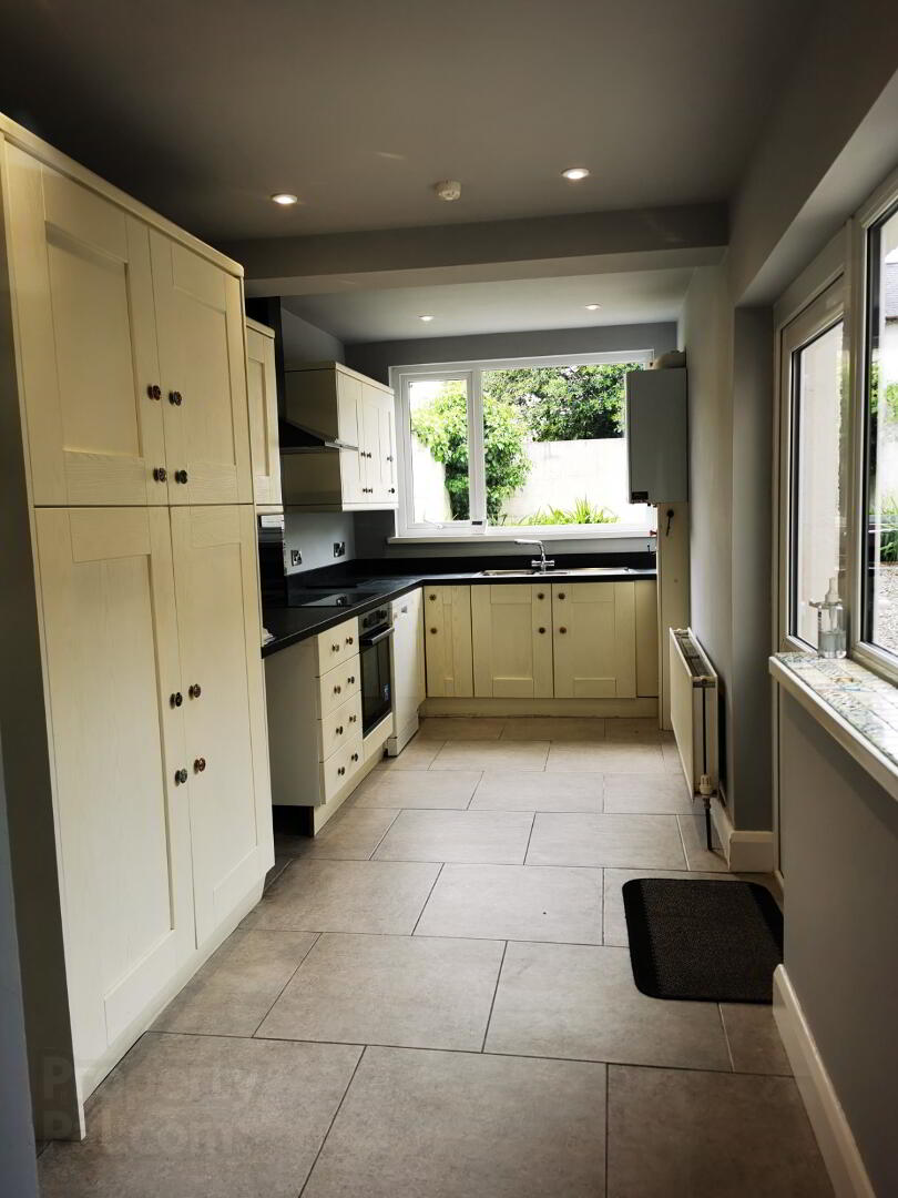 158 Woodvale Road 3 of 18
