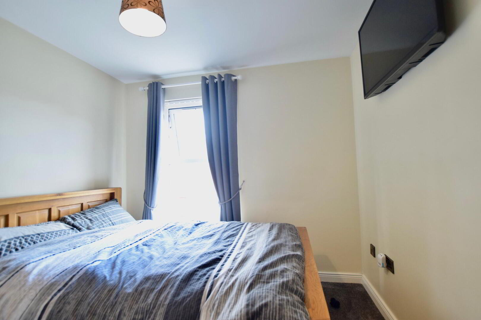 2 Molesworth Court 9 of 14