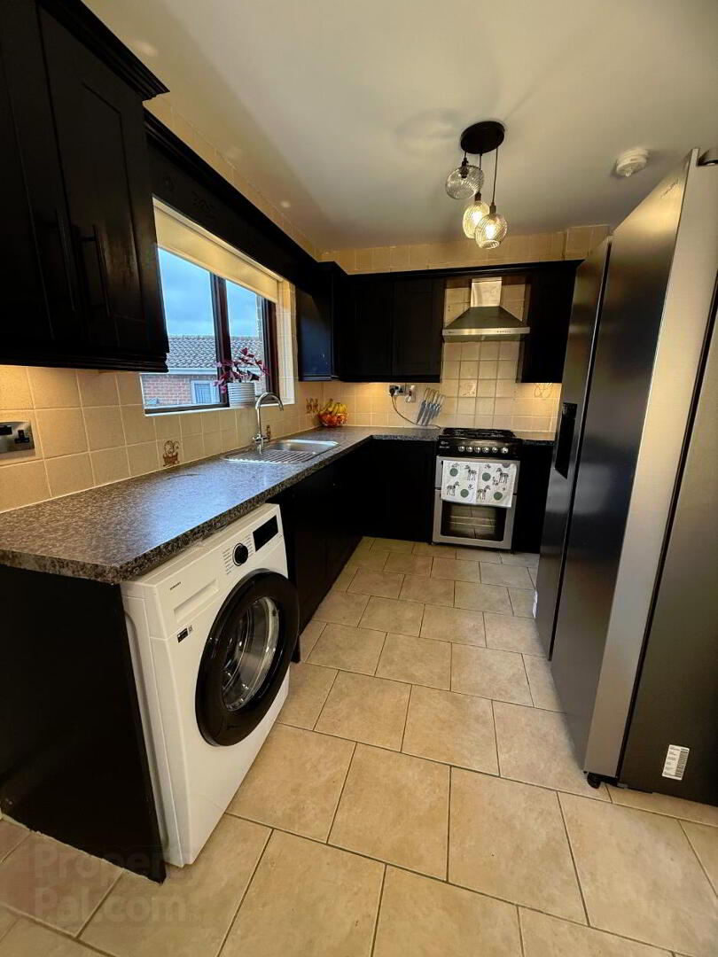 10 Woodside Green 14 of 23