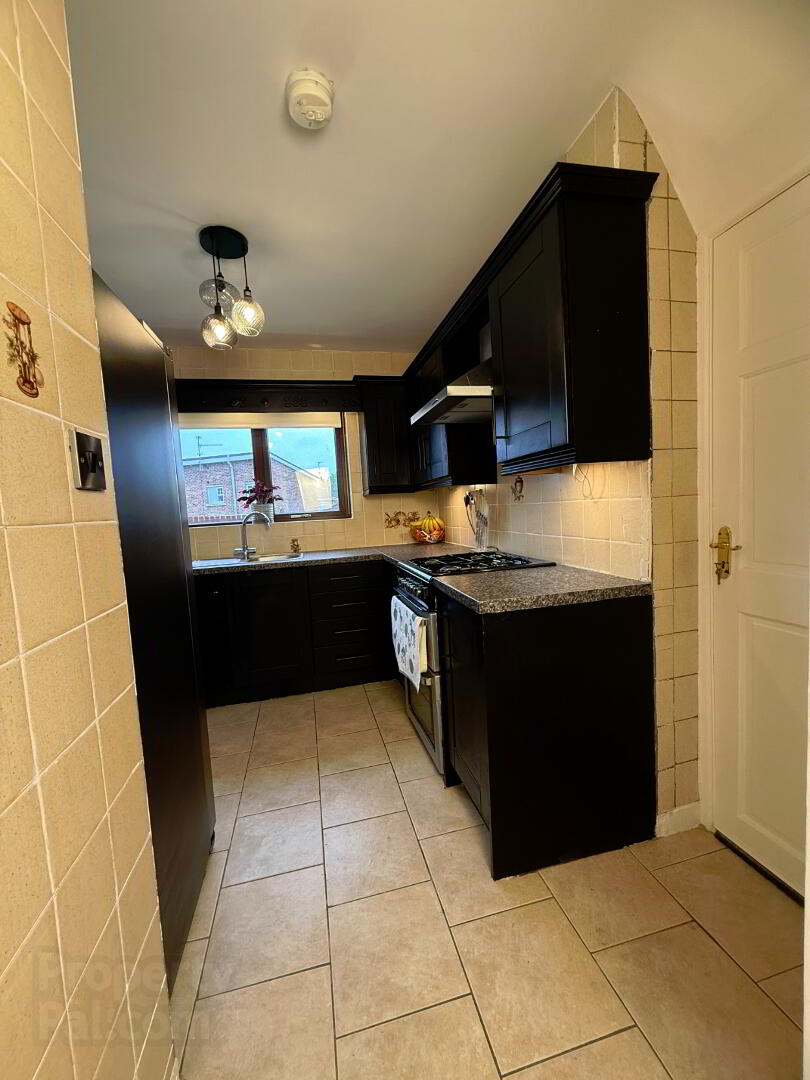 10 Woodside Green 15 of 23