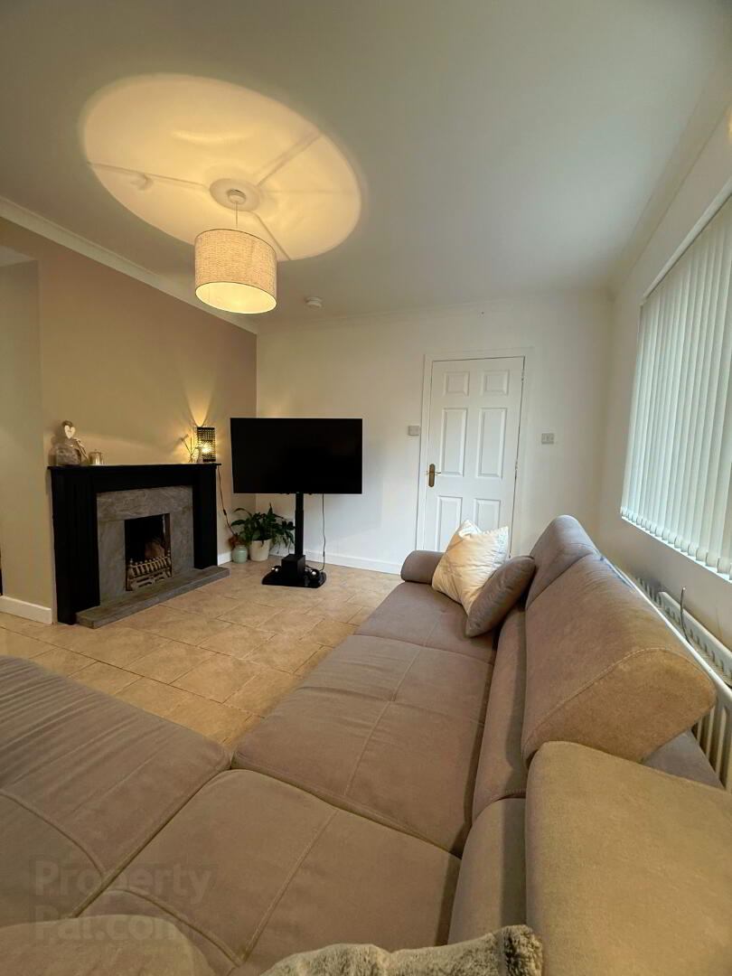 10 Woodside Green 12 of 23