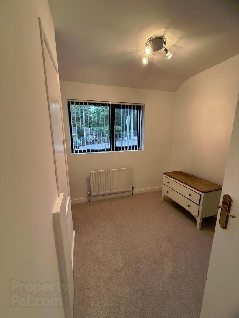 10 Woodside Green 19 of 23
