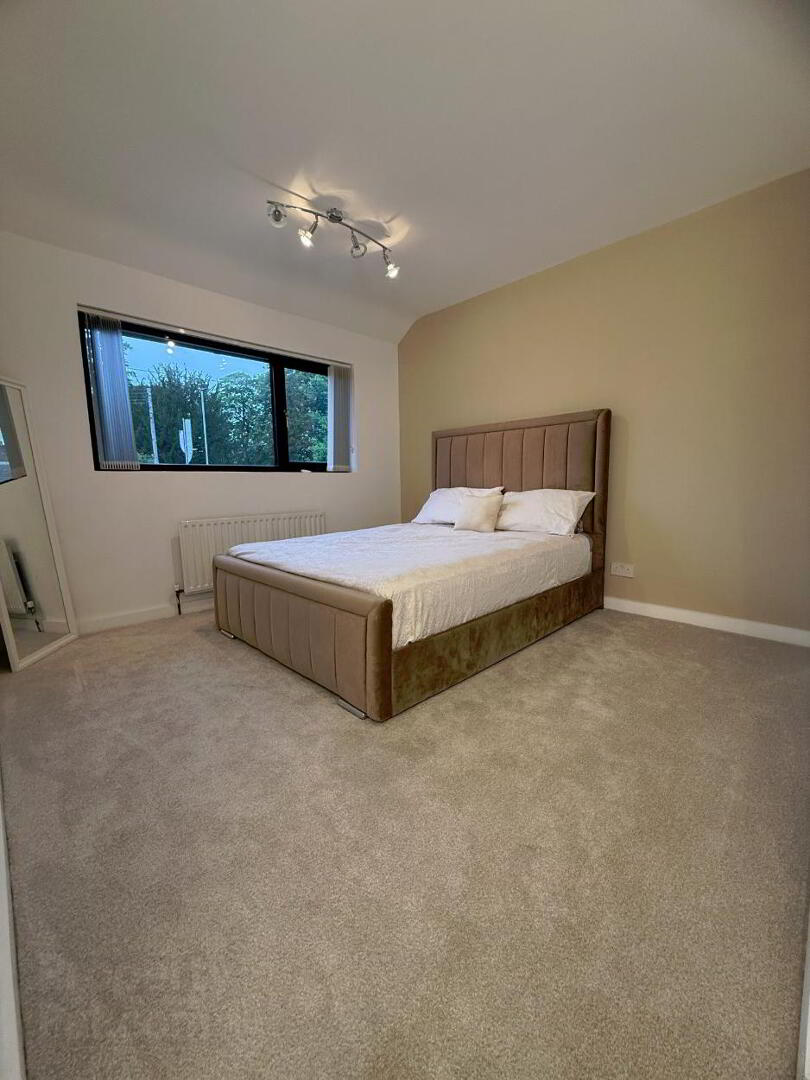 10 Woodside Green 17 of 23