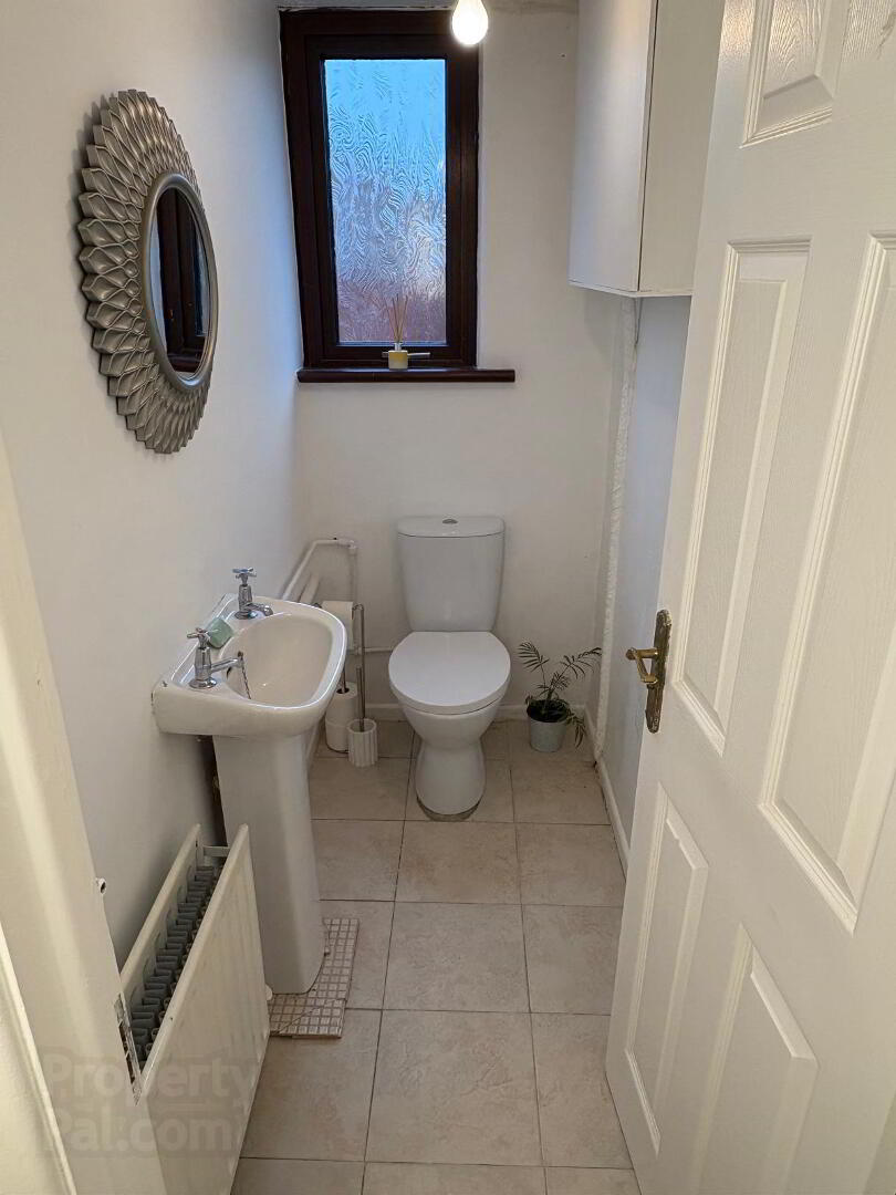 10 Woodside Green 10 of 23