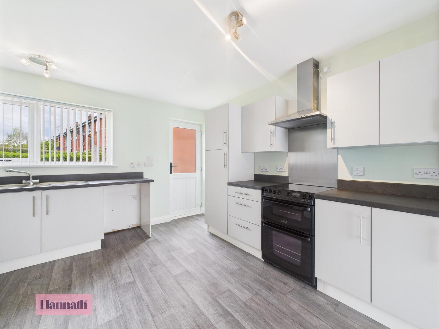 2 Gloucester Avenue 7 of 15