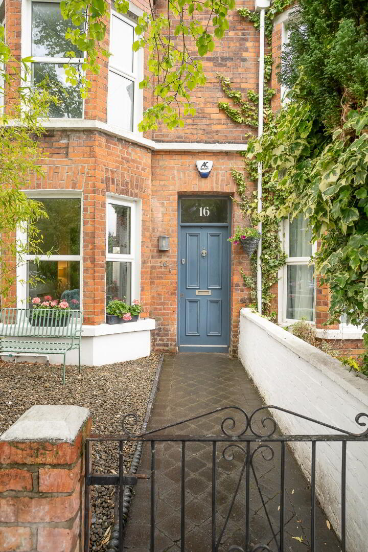 16 Delhi Street 3 of 37
