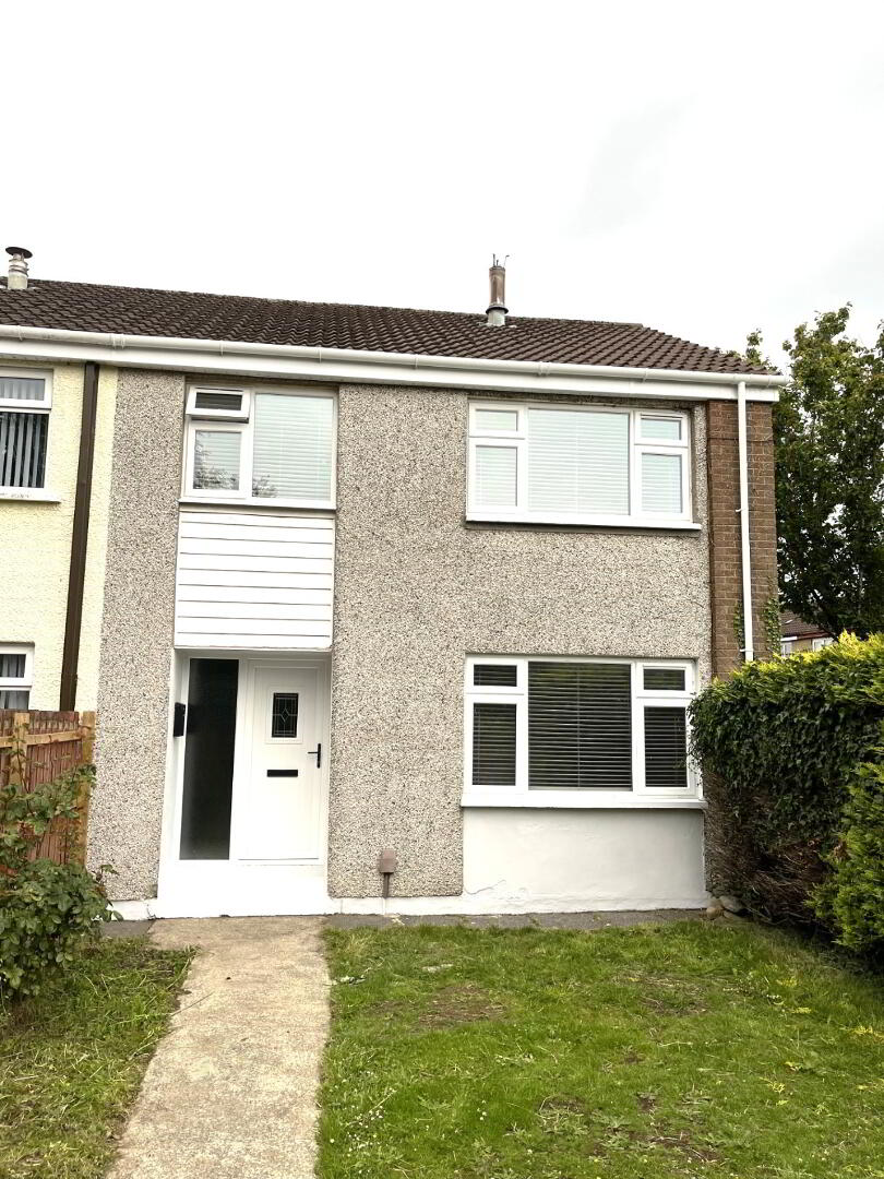 89 Seymour Gardens 1 of 9