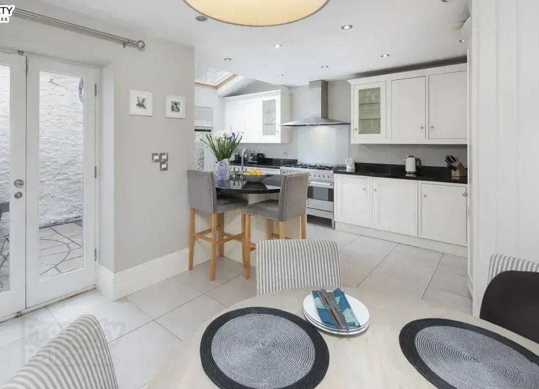2 Belgrave Place 11 of 45