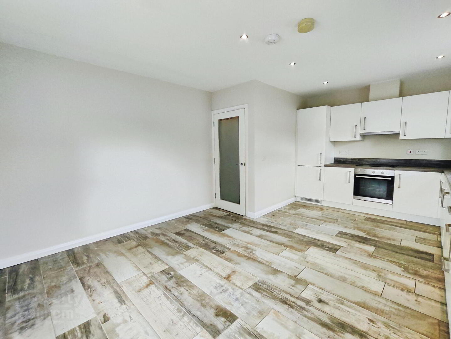 8a St Patricks Avenue 5 of 20