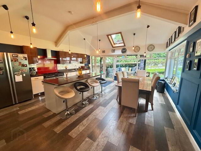 47 Aberfoyle Crescent 10 of 22