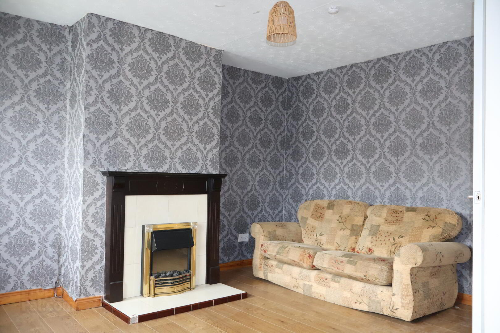 property description image