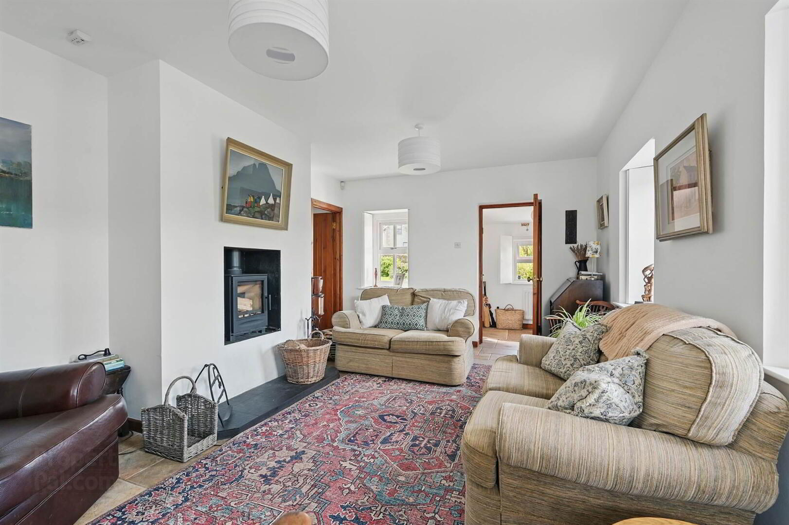 "Sheelagh's Cottage", 6-8 Strand View Park 9 of 45