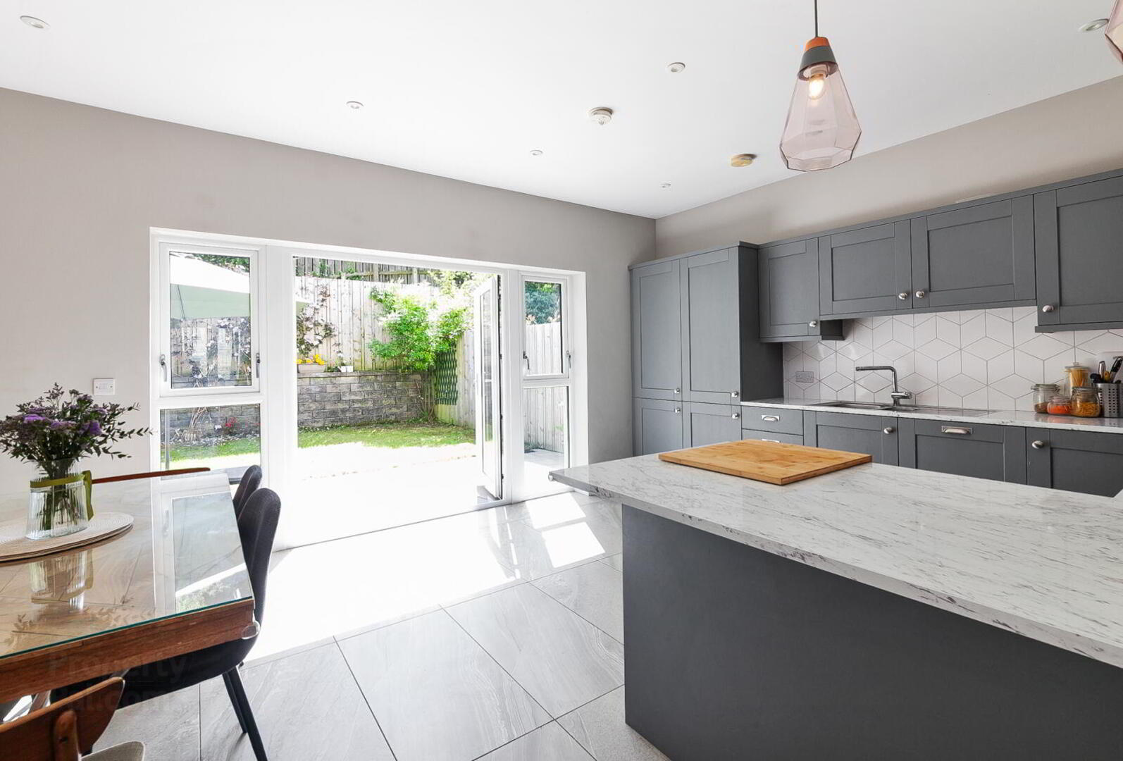 12 Donegall Park Gardens 11 of 32