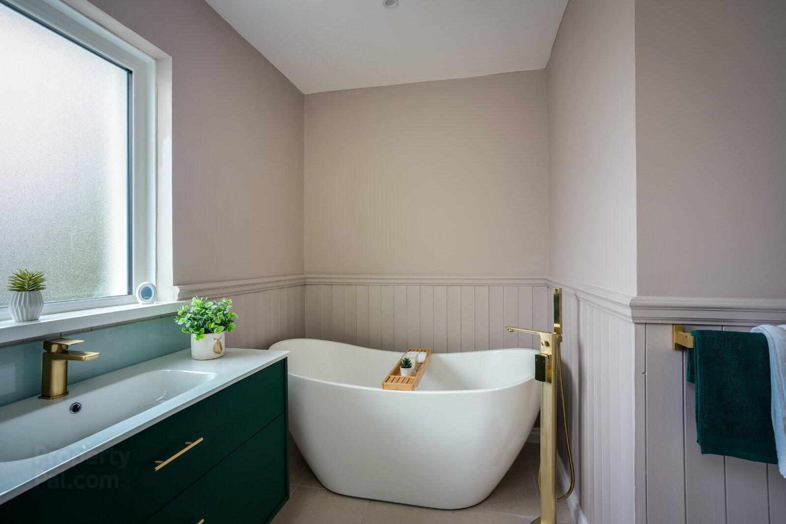 4 Kingsland Crescent 16 of 18