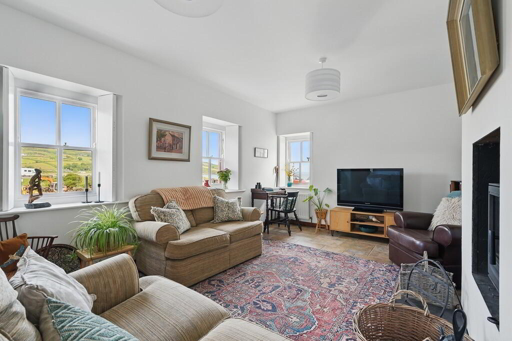 'Sheelagh's Cottage', 6-8 Strand View Park 3 of 44