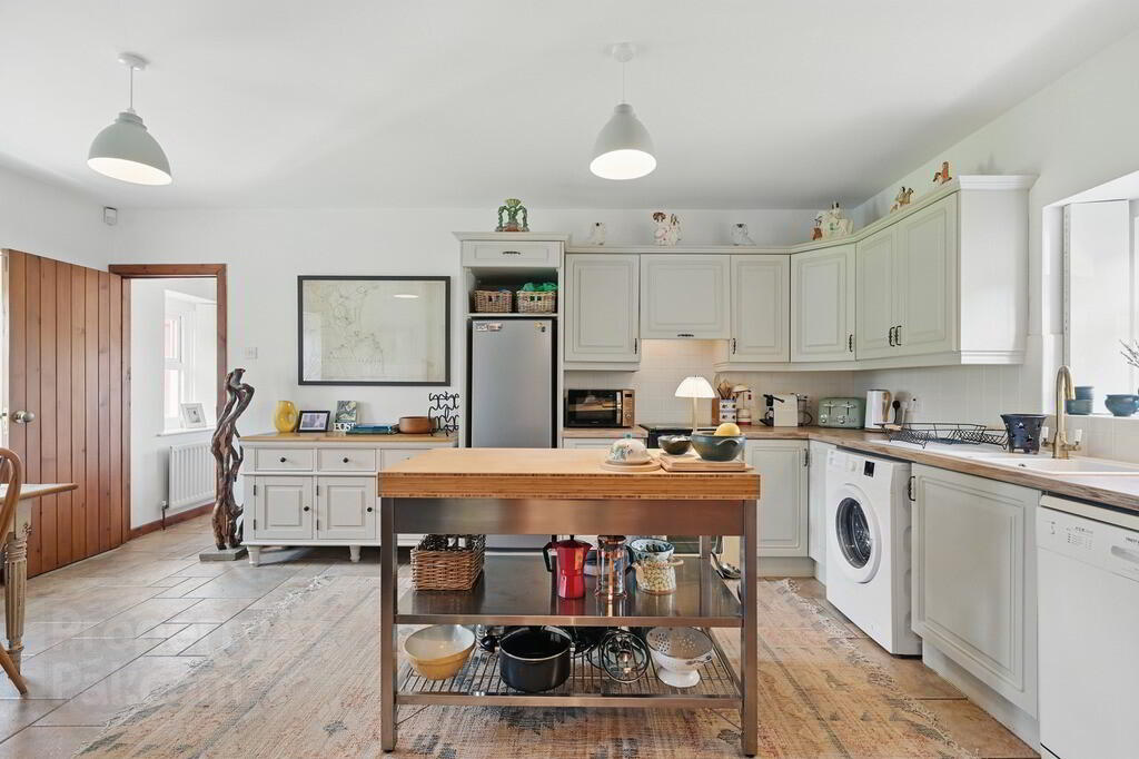 'Sheelagh's Cottage', 6-8 Strand View Park 11 of 44