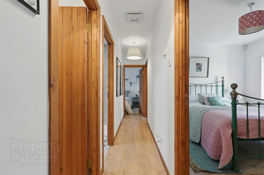 'Sheelagh's Cottage', 6-8 Strand View Park 12 of 44