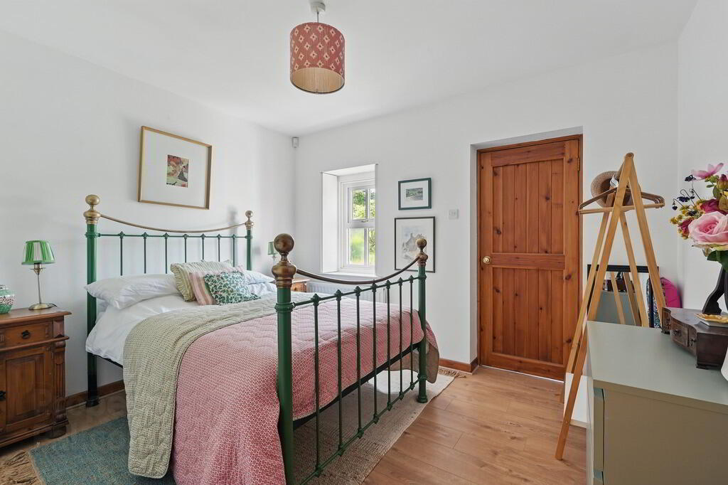 'Sheelagh's Cottage', 6-8 Strand View Park 19 of 44