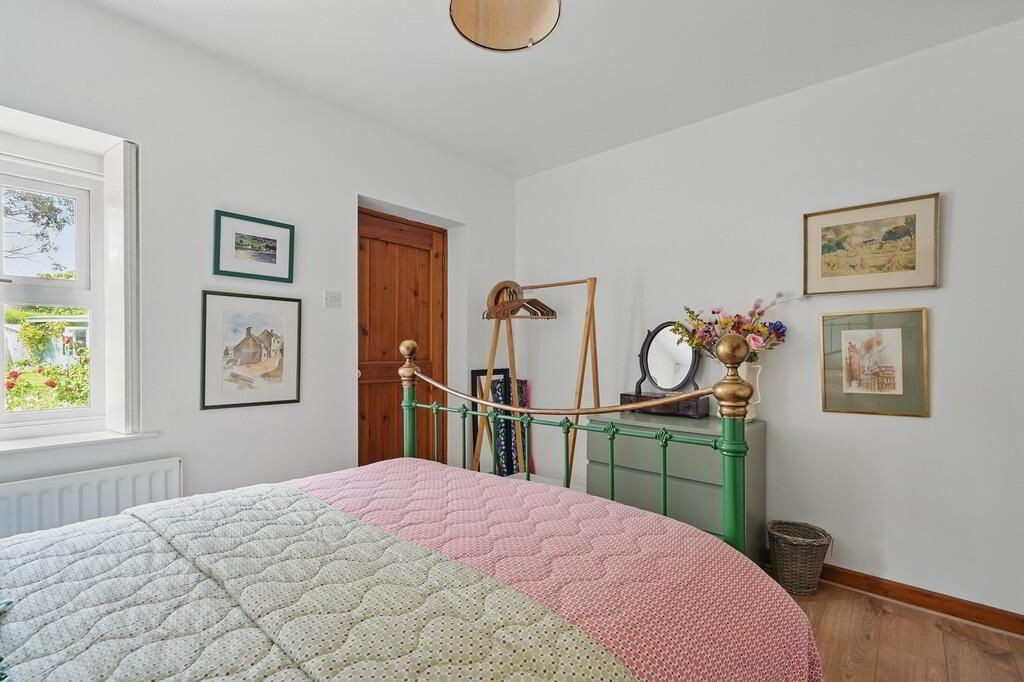 'Sheelagh's Cottage', 6-8 Strand View Park 20 of 44