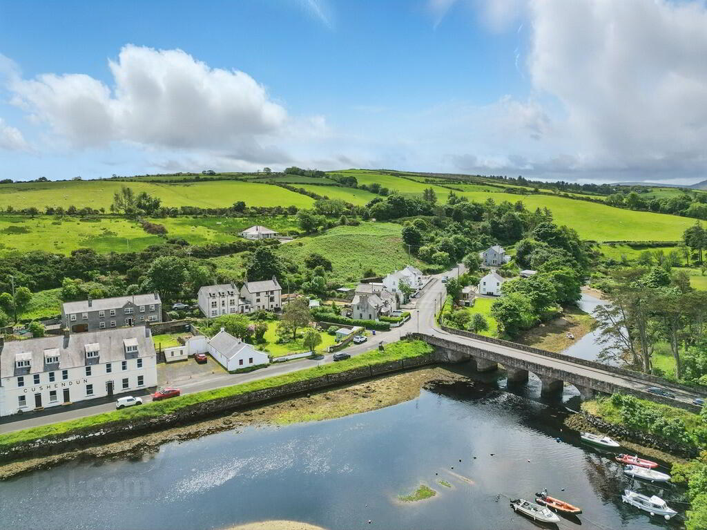 'Sheelagh's Cottage', 6-8 Strand View Park 34 of 44