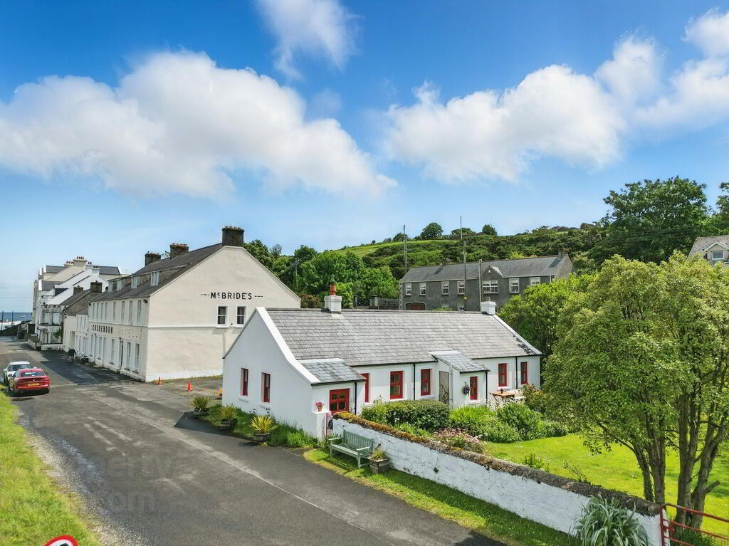 'Sheelagh's Cottage', 6-8 Strand View Park 36 of 44