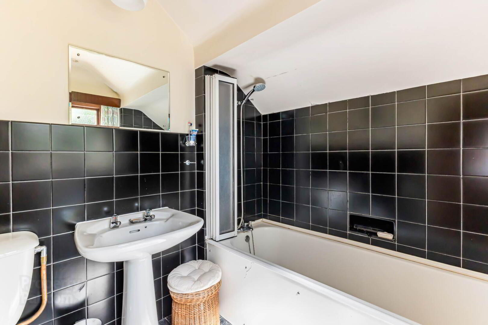 46 Stoneyford Road 13 of 16