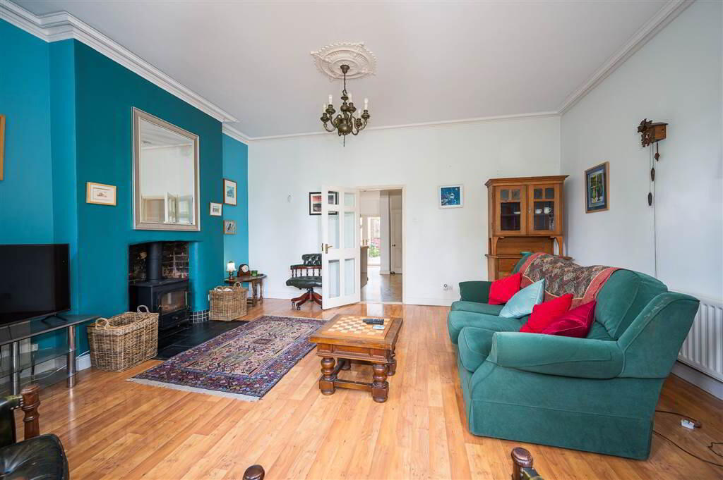 Apt 1, 59 Marlborough Park North 4 of 17