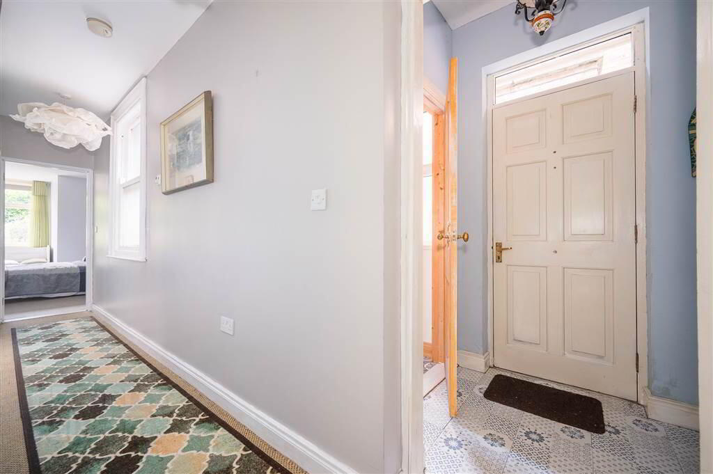 Apt 1, 59 Marlborough Park North 8 of 17