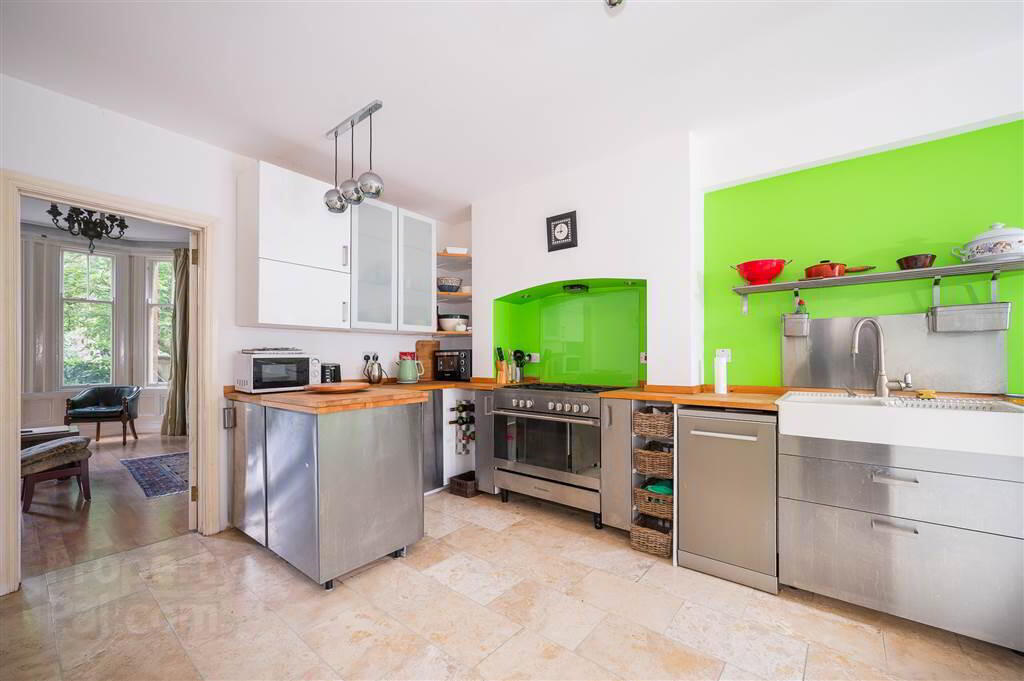 Apt 1, 59 Marlborough Park North 5 of 17