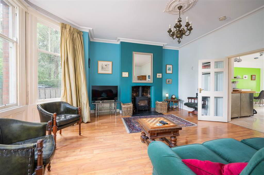 Apt 1, 59 Marlborough Park North 3 of 17